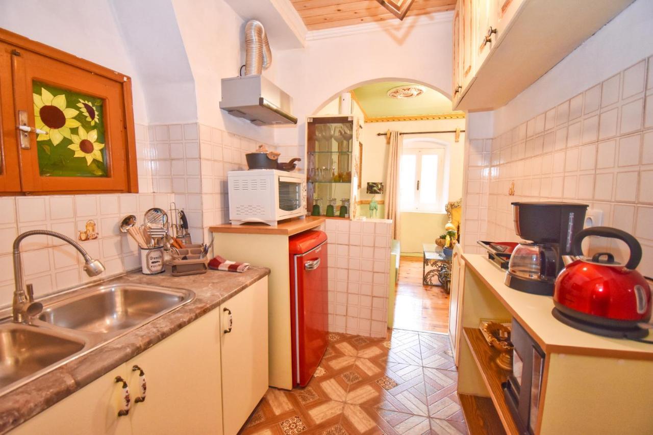 Venetian Well Gallery Apartment In Corfu Old Town Екстер'єр фото