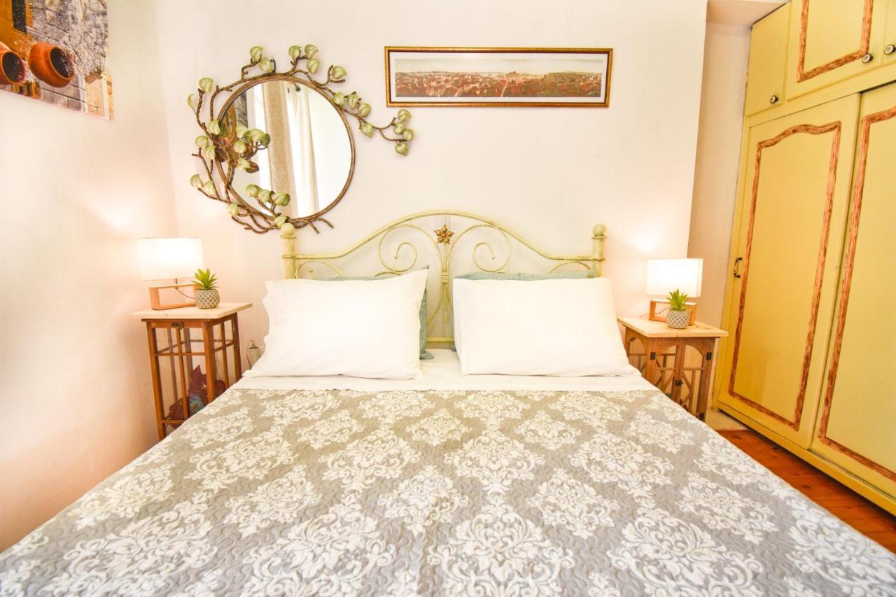 Venetian Well Gallery Apartment In Corfu Old Town Екстер'єр фото